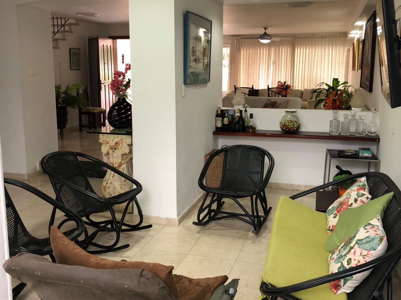 7017211c-14d6-41bd-ac79-7ffc94272c79