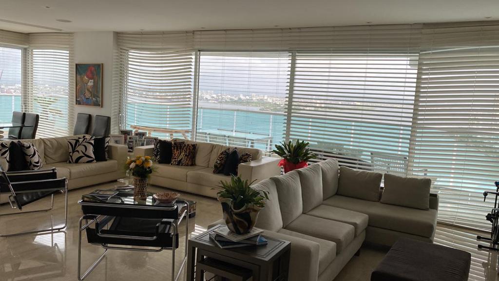 feb140e9-6791-4a7c-b2c2-8efb07cbcd30